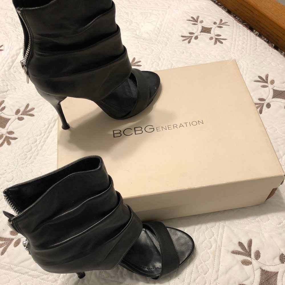 BCBG heels - Picture 1 of 3